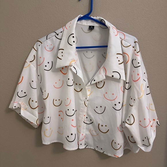 Fun Smiley Crop Top! 😃 - Picture 4 of 9